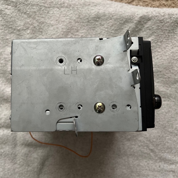 Alpine Double DIN Head Unit - Picture 3 of 5